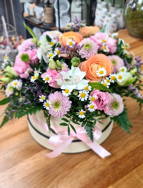 Mother's Day Hat Box Floral Bouquet